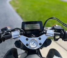 Load image into Gallery viewer, Mangum Elite Show Racebars – Custom Low Profile Handlebars